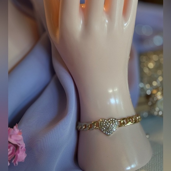 18K Gold Plated Elegant Heart Charm Bracelet - Picture 5 of 5